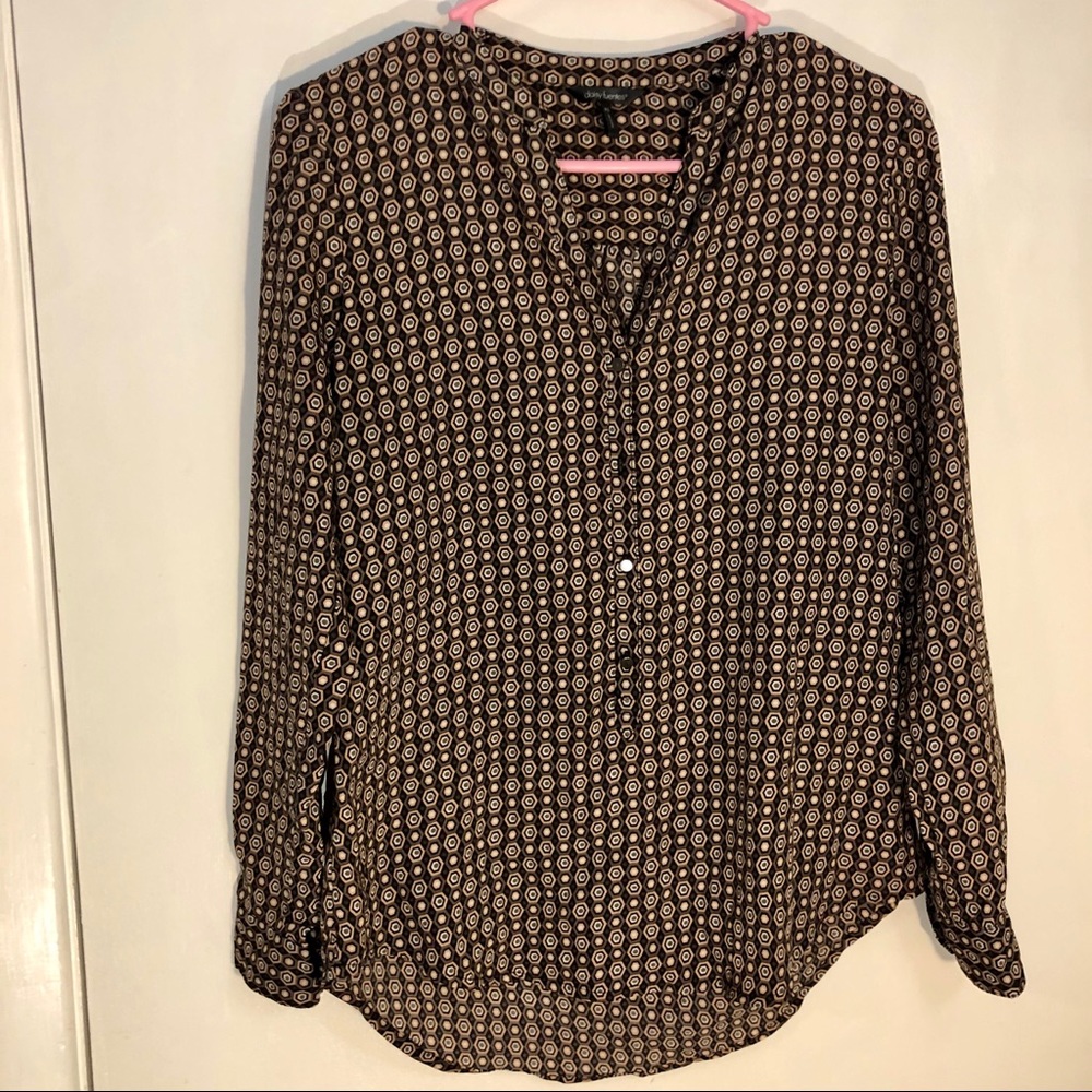 Daisy Fuentes XS work blouse geometric brown black